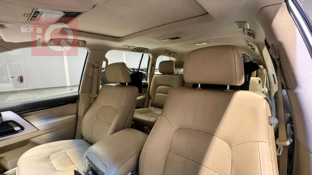 تۆیۆتا لاند کروزەر